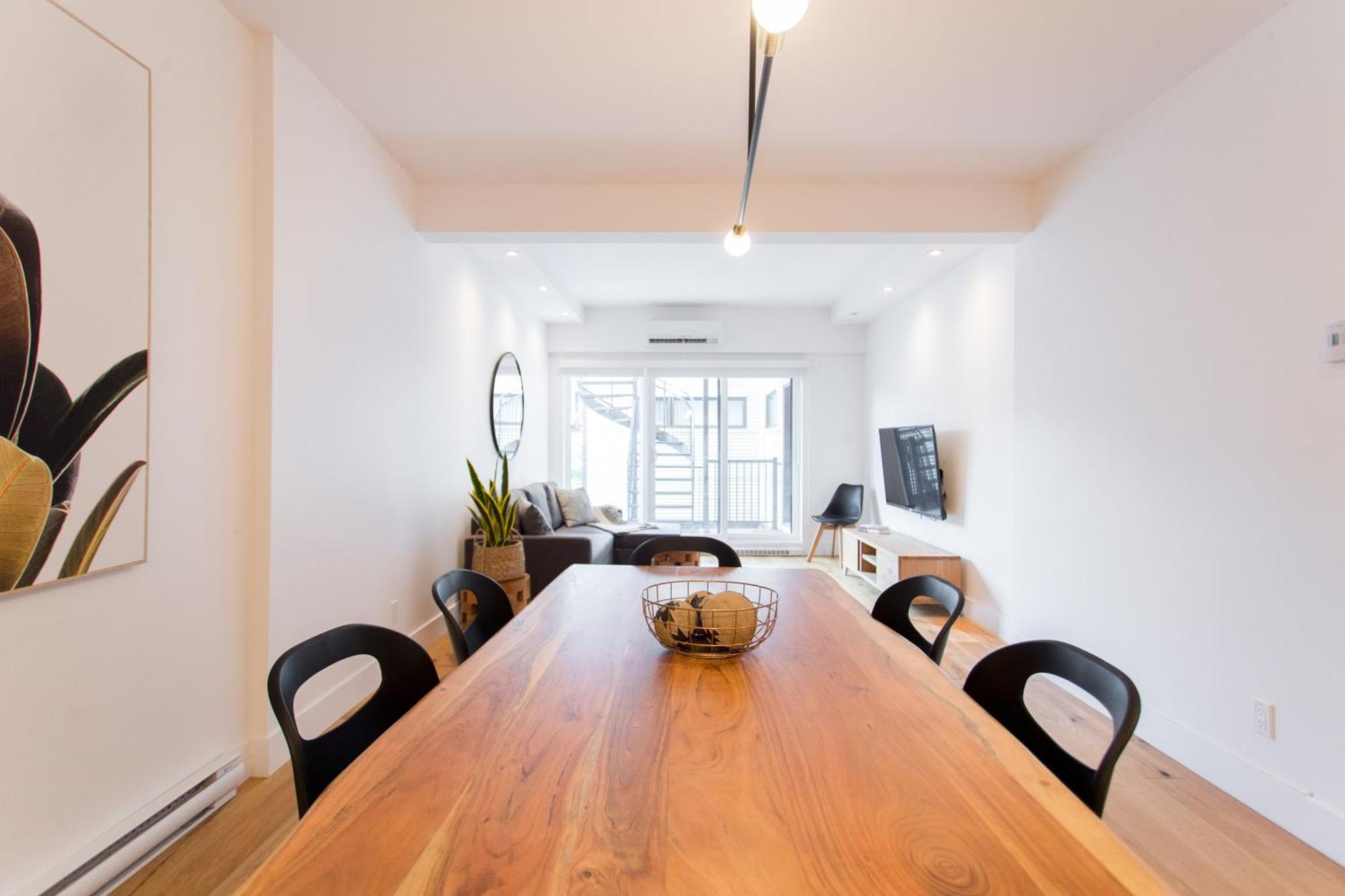 Hip, Stylish Apartment In Little Italy By Den Stays A Montreal Habitación foto