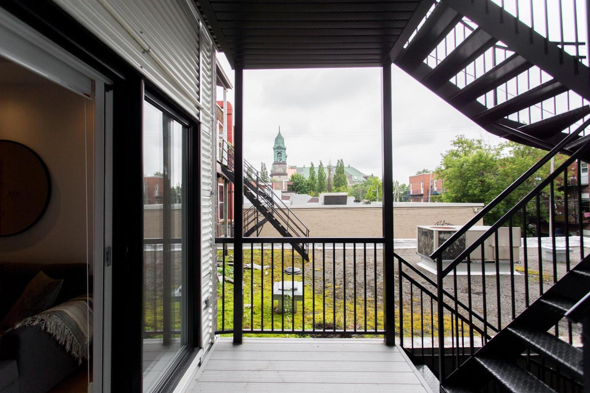 Hip, Stylish Apartment In Little Italy By Den Stays A Montreal Habitación foto